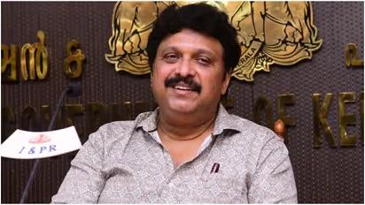കെ.എം. ഷാജി സ്വകാര്യ വാഹനത്തിൽ യാത്ര ചെയ്യുന്നതിൽ തെറ്റില്ലെന്ന് ഗണേഷ് കുമാർ, 'സതീശൻ സ്പോൺസറെ വെളിപ്പെടുത്തണം'