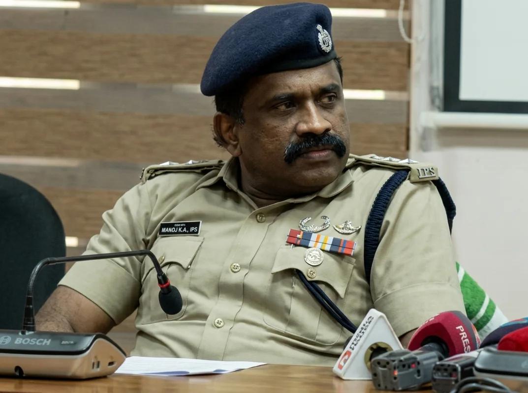 ശക്തമായ പ്രതിഷേധവുമായി കോണ്ഗ്രസ് ; ഡിവൈഎസ്പി എ ഉമേഷിനെ തിരിച്ചെടുക്കില്ല ; തീരുമാനം മരവിപ്പിച്ചു