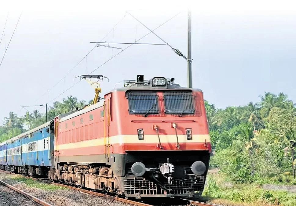 യാത്രക്കാർക്ക് ആശ്വാസം; മലബാറിലും മാവേലിയിലും അധിക കോച്ചുകൾ അനുവദിച്ച് റെയിൽവേ