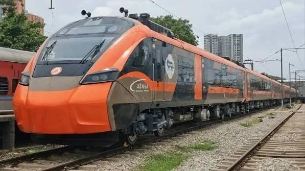 രാജ്യത്ത് രണ്ടാം വന്ദേഭാരത് സ്ലീപ്പർ ഈ മാസം മുതൽ; 16 മണിക്കൂർ കൊണ്ട് ഇനി ബെംഗളൂരുവിൽ നിന്ന് മുംബൈയിലെത്താം, റൂട്ടും സമയവും അറിയാം