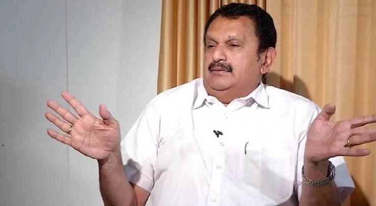 ‘പറയാനുള്ളത് പാർട്ടി വേദികളിൽ പറയണം’: അടൂർ പ്രകാശിന്റെ പരസ്യപ്രതികരണത്തിനെതിരെ കെ. മുരളീധരൻ