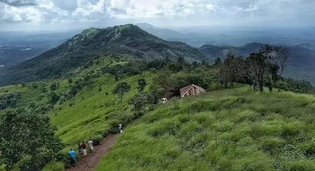 കൊടികുത്തിമലയില് ഇനി സഞ്ചാരികള്ക്ക് പുലരിയും അസ്തമയവും കാണാം; പ്രവേശന സമയം നീട്ടി