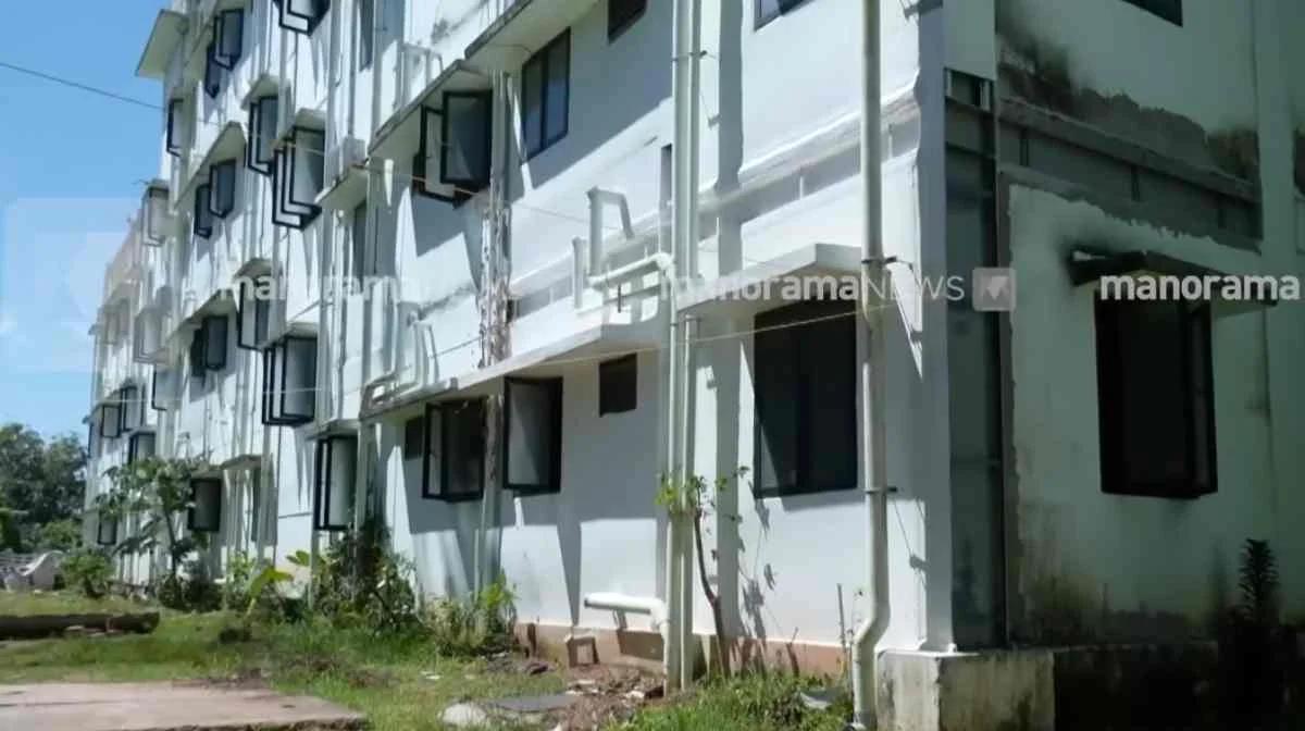 വാസയോഗ്യമാക്കാന് 23 കോടി വരെ ചിലവ്; മുണ്ടംവേലിയിലെ ലൈഫ് മിഷൻ ഫ്ലാറ്റില് ഐഐടിയുടെ കണ്ടെത്തല്