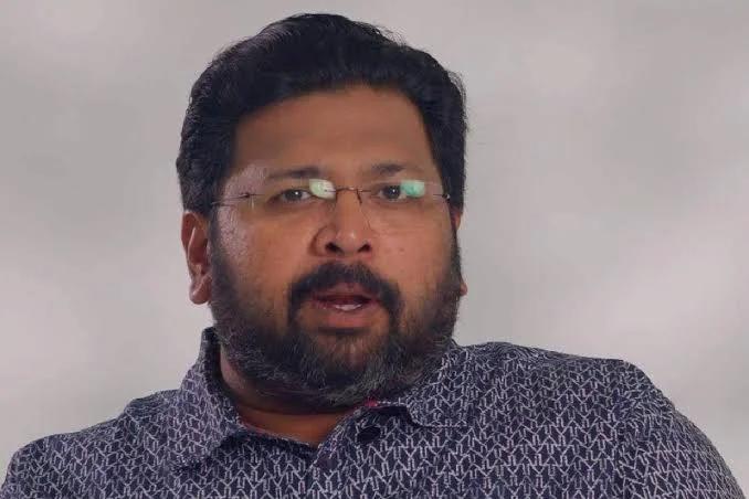 രാജി വിവാദം: ശ്രീലേഖയ്ക്ക് ആരോഗ്യപ്രശ്നം തന്നെയെന്ന് വിശ്വസിക്കുന്നുവെന്ന് ശബരിനാഥൻ, പെറ്റി പൊളിറ്റിക്സിന്റെ ആളാണെന്ന് കരുതുന്നില്ല