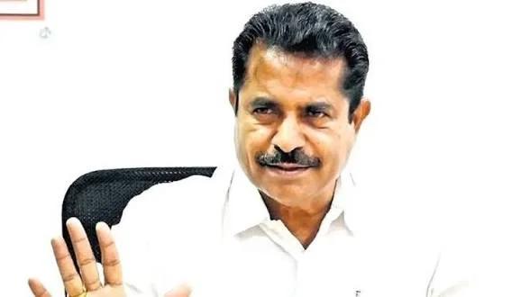 അടൂർ പ്രകാശ് ദില്ലിയിൽ ഹൈക്കമാൻഡുമായി കൂടിക്കാഴ്ചക്ക് ശ്രമിക്കുന്നു, രാഹുലിനെയും ഗർഗെയെയും കാണും