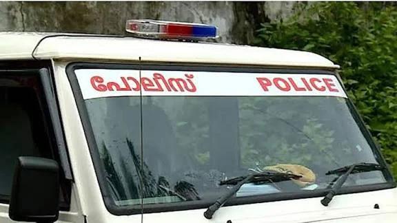 കാറിലിരുന്ന് മുഖത്ത് തുപ്പിയത് ചോദ്യം ചെയ്തു; സ്കൂട്ടര് യാത്രക്കാരന് മര്ദനം