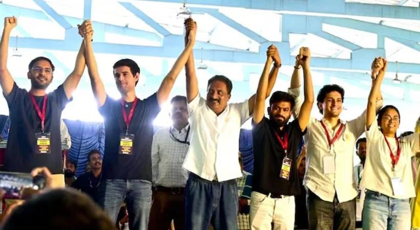 ഇതെന്റെ ആദ്യ പ്രതിഷേധ സമരം; ജീവിച്ചിരിക്കുന്നവരെ പോലും അവർ മരിച്ചവരാക്കി, ഗ്യാനേഷ് കുമാറിനേക്കാൾ വലിയ വഞ്ചകൻ വേറെയില്ല, ധ്രുവ് റാഠി