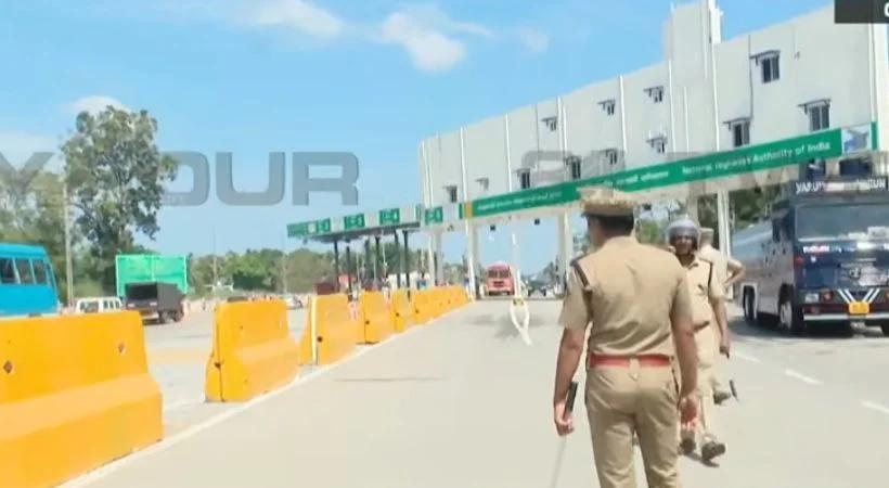 നാട്ടികയില് ടോള് ഉപരോധം: നിര്മാണം പൂര്ത്തിയാകുന്നതിന് മുമ്പ് ടോള് പിരിവ് ആരംഭിക്കുന്നതിനെതിരെ പതിഷേധം ശക്തം