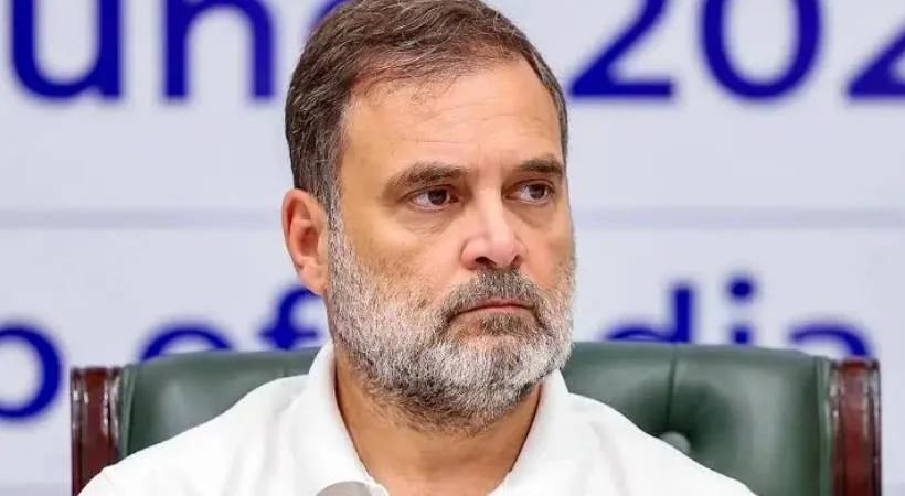 ഗ്യാനേഷ് കുമാറിന്റെ രാജി ആവശ്യപ്പെട്ടുള്ള പ്രതിഷേധം: രാഹുല്ഗാന്ധി വനിതാ പൊലീസ് ഉദ്യോഗസ്ഥയോട് പെരുമാറിയെന്ന് ബിജെപി ആരോപണം