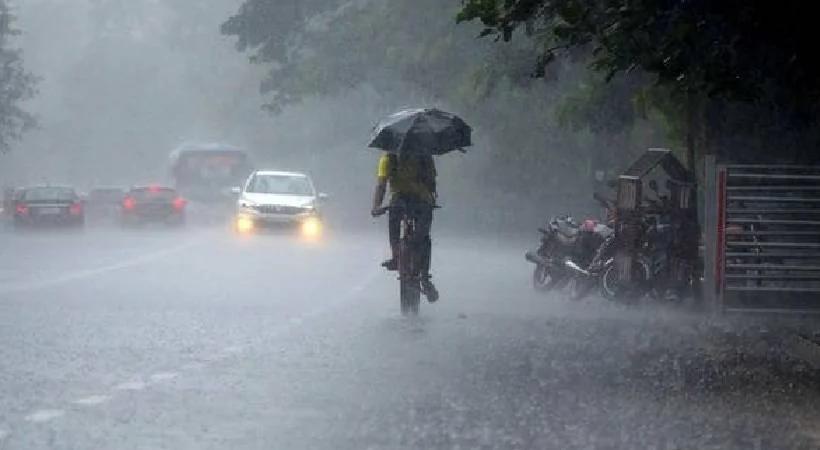കേരളത്തിൽ മഴ കനക്കുന്നു; അടുത്ത മൂന്ന് മണിക്കൂർ അതിശക്തമായ മഴയ്ക്ക് സാധ്യത