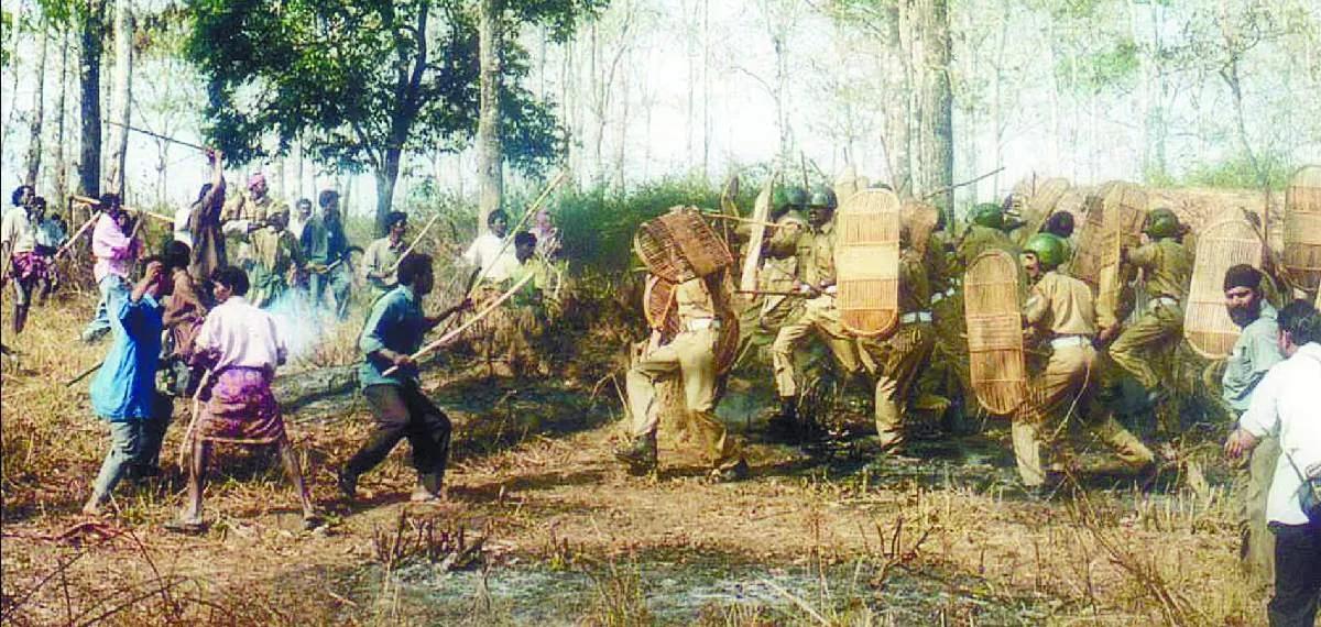 മുത്തങ്ങാ സമരം; പൊലീസ് മര്ദ്ദനമേറ്റ കെ കെ സുരേന്ദ്രന് 12.5 ലക്ഷം രൂപ നഷ്ട പരിഹാരം നല്കാന് ഉത്തരവ്