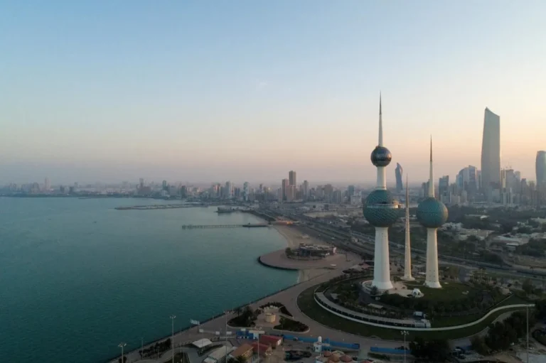 an_aerial_view_shows_kuwait_city_after_the_country_entered_virtual_lockdown_following_the_outbreak_of_coronavirus_in_kuwait_city_kuwait_march_16_2020._reuters.jpg