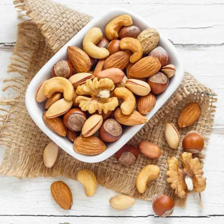type_of_nuts_in_mixed_nuts_f6ecb042-6c68-4ca5-aeed-b84fd1b61363