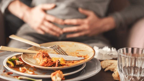 woman-bloating-stomach-pain-after-260nw-2642373877